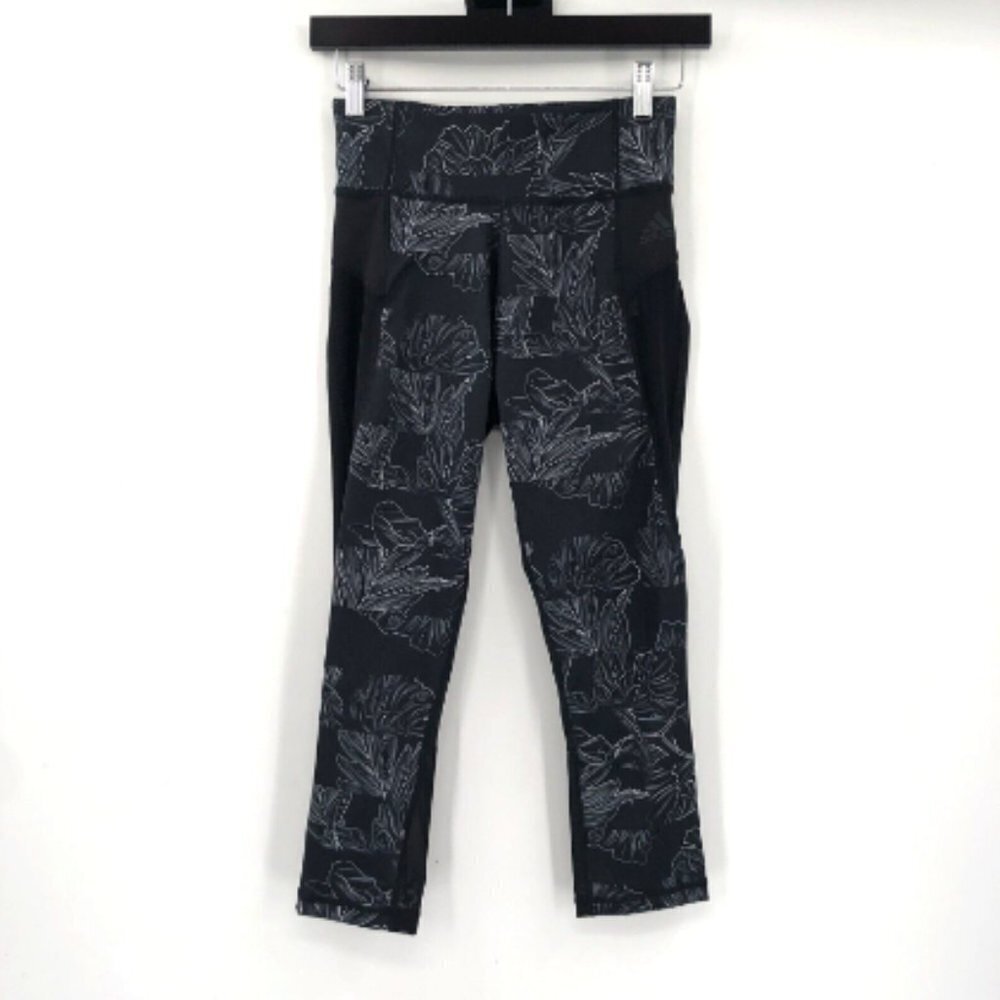 ADIDAS Leggings Stretch Athletic Pants Black Flowers Floral Print XS Small Flaw